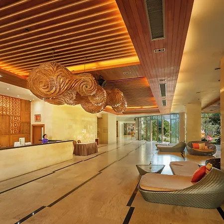 โรงแรม Welcome World Beachfront Pattaya