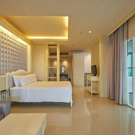 Welcome World Beachfront 4*