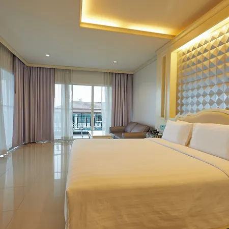 โรงแรม Welcome World Beachfront