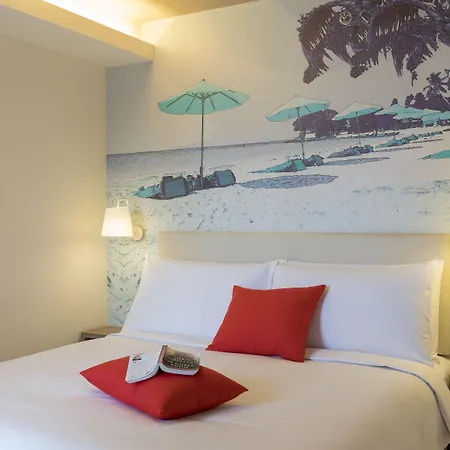 Travelodge Hotel 3*