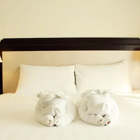 Lk Crystal Place Hotel 3*
