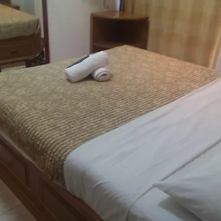 Max Hotel 2*