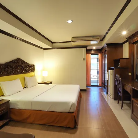 โรงแรม Golden 2*