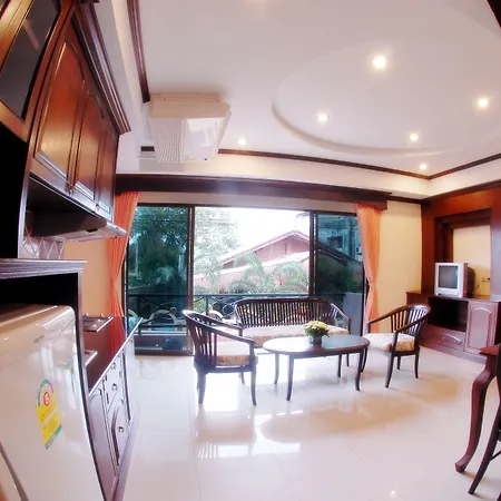 โรงแรม Golden