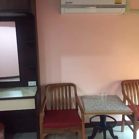 Oyo 523 Aa Pattaya Ville Hotel