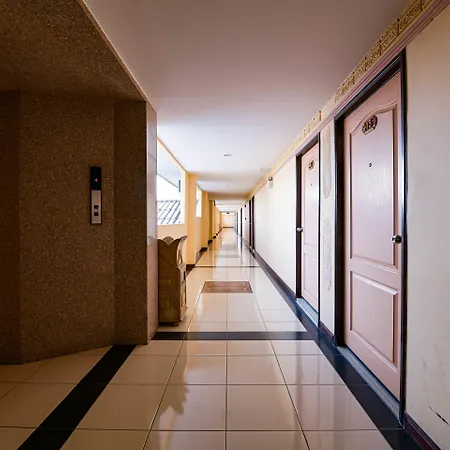 Oyo 523 Aa Pattaya Ville 2*