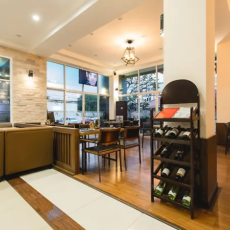 Adelphi โรงแรม Pattaya