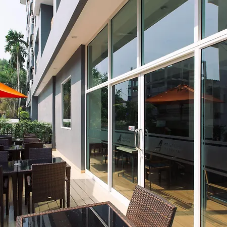 โรงแรม Adelphi Pattaya