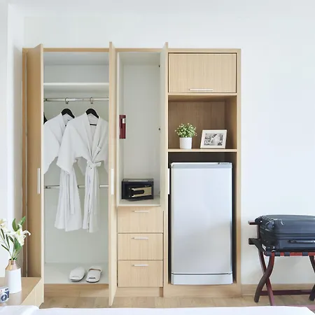 โรงแรม Adelphi