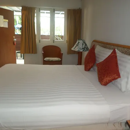 Hotel Nautical 3*