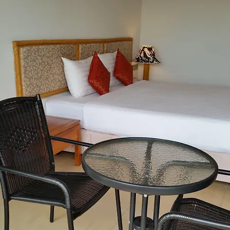 Hotel Nautical 3*