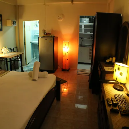 Oyo 838 Aromdee Hotel 2*