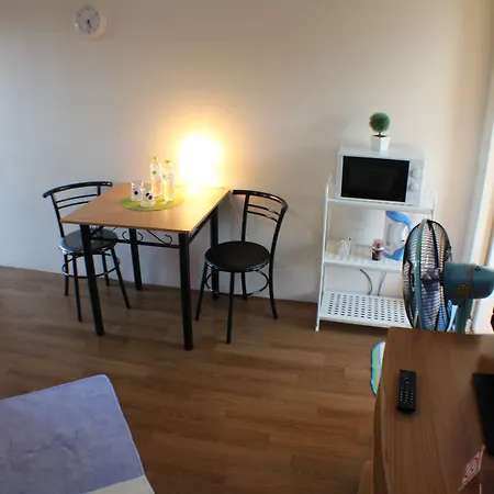 Hotel Oyo 838 Aromdee 2*