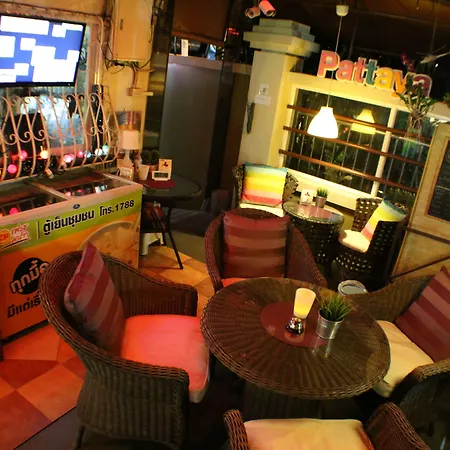 Oyo 838 Aromdee Pattaya