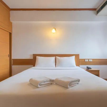 Cloudotel Walking Street โรงแรม 4*