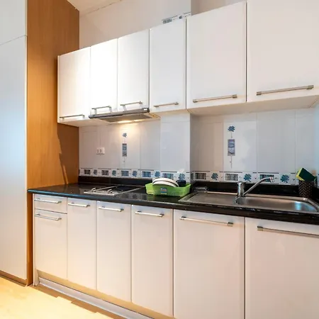 Selina Place โรงแรม