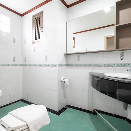 Selina Place โรงแรม