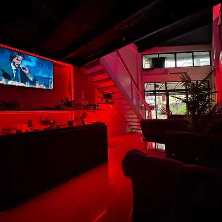W33d Gallery บ้านพัก 3*