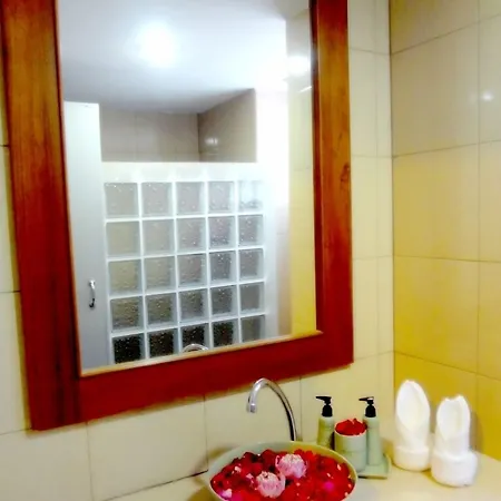 Inn The Garden Place 2*