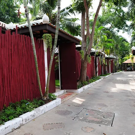 รีสอร์ท Napalai Pool