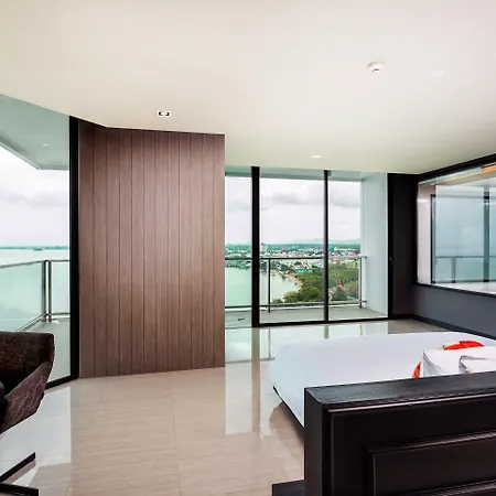 Tsix5 Phenomenal โรงแรม Pattaya