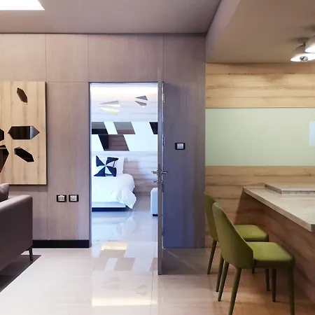โรงแรม Tsix5 Phenomenal Pattaya