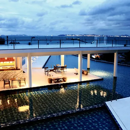 Tsix5 Phenomenal โรงแรม 5*