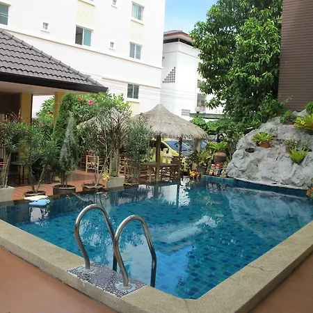 โรงแรม Pius Place 2*