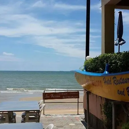 โรงแรม Sea Falcon On The Water 2*
