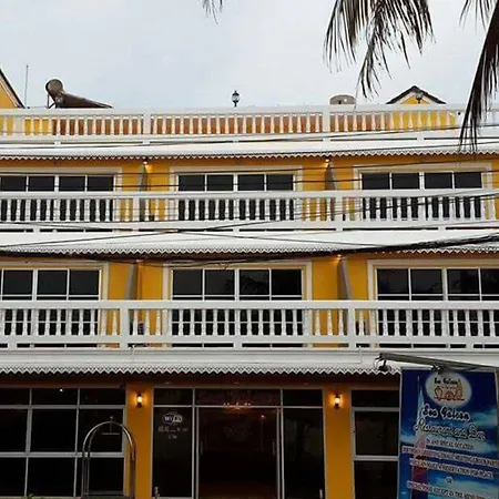 โรงแรม Sea Falcon On The Water 2*