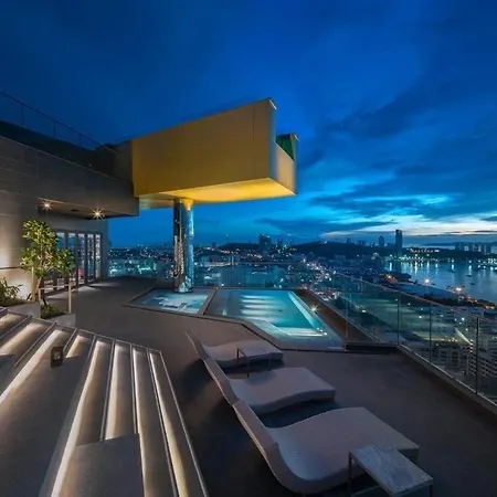 Edge By Kansiree Hotel