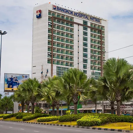 Hotel J P