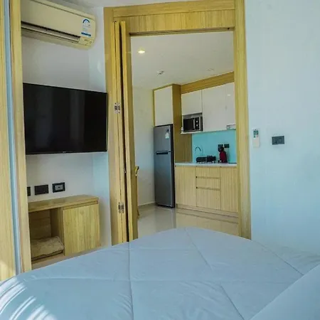 Tropicana Garden - Sea View Modern Apartment *