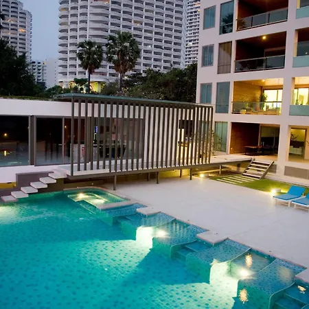 Luxe Beachfront With Pool Access Pattaya