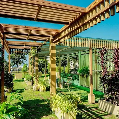 Tropicana Garden - Sea View Modern Apartment Pattaya
