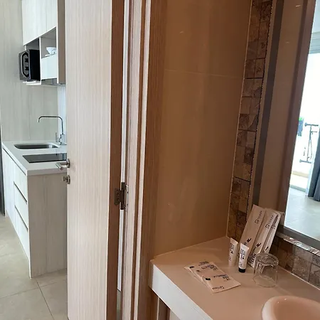 Olympus & Center Apartment Pattaya