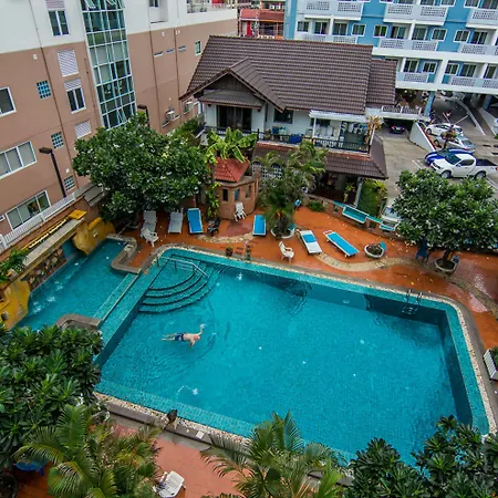 โรงแรม สุทัศน์คอร์ท 5 3*