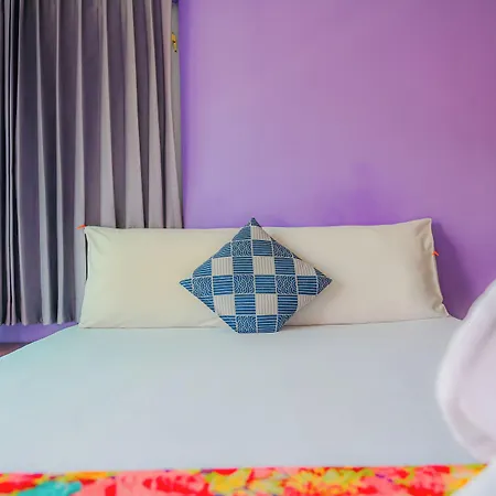 Phratumnak Hill Guest House Hotel 2*