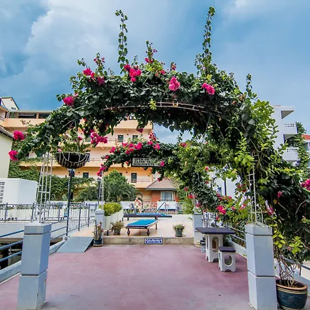 Hotel Sutus Court 1