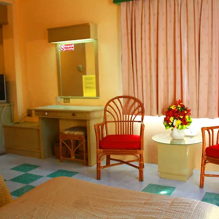 Garden Hotel 3*