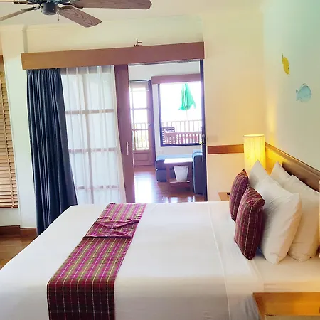 Birds And Bees Resort