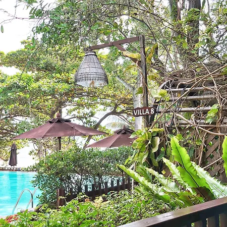 Resort Birds And Bees 3*