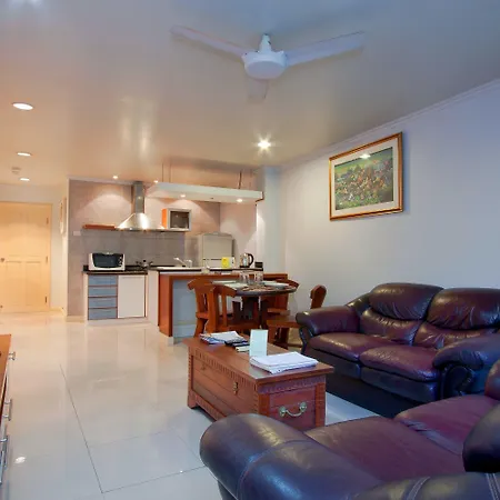 Argyle Apartment *