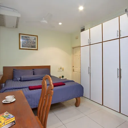 Argyle Apartment