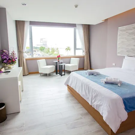 เดอะ บีช ฟร้อนท์ รีสอร์ท, พัทยา โรงแรม 3*