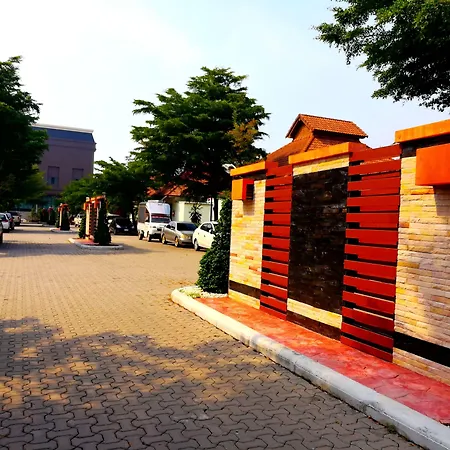 Nice Resort Pattaya Hotel 3*