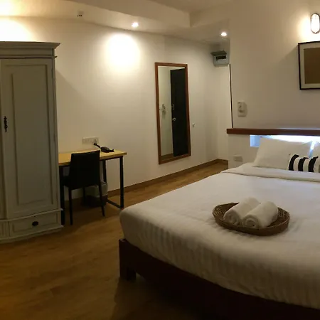 Hotel The Corner