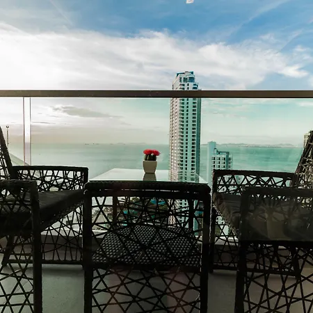Wongamat Tower 1 Bedroom Apartment *
