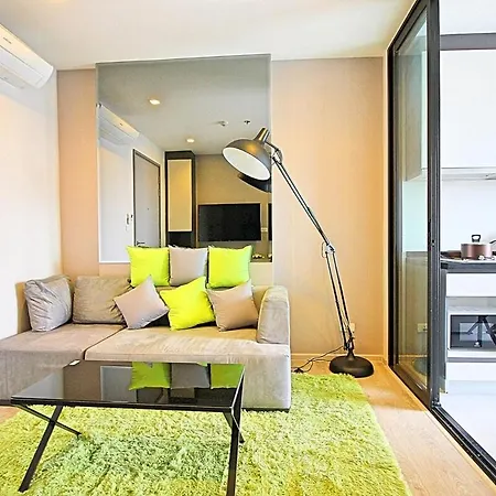 The Base - Large Luxury, 1 Bedroom, Sea View - Centre - 963 *