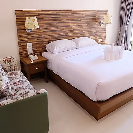 D Hotel 3*
